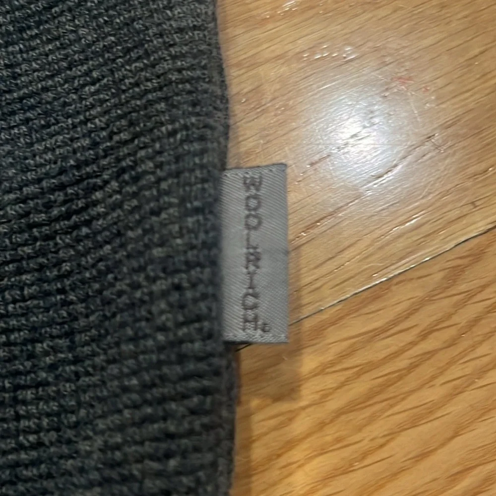 Woolrich mens quarter zip pullover size medium.